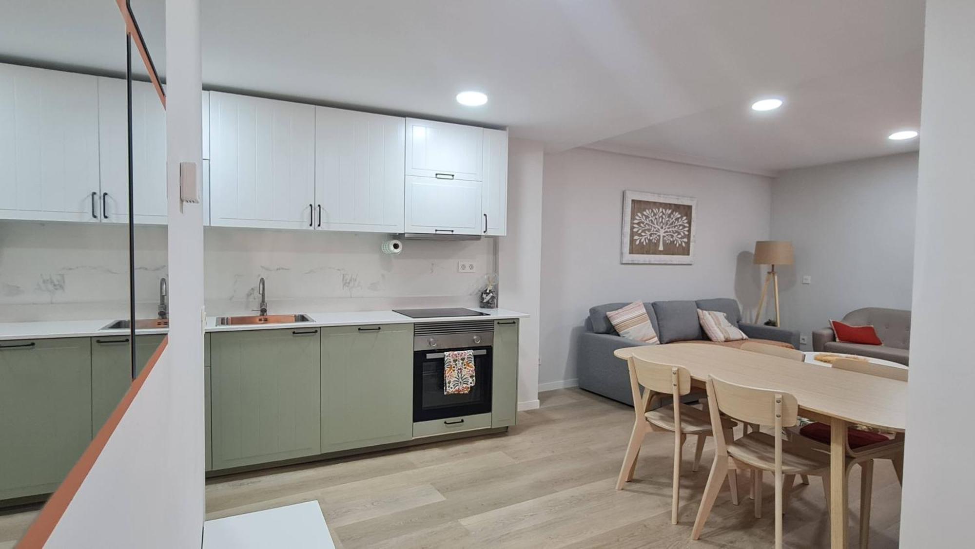Vut Reyna Beatriz Apartment ซีเกว็นซา ภายนอก รูปภาพ